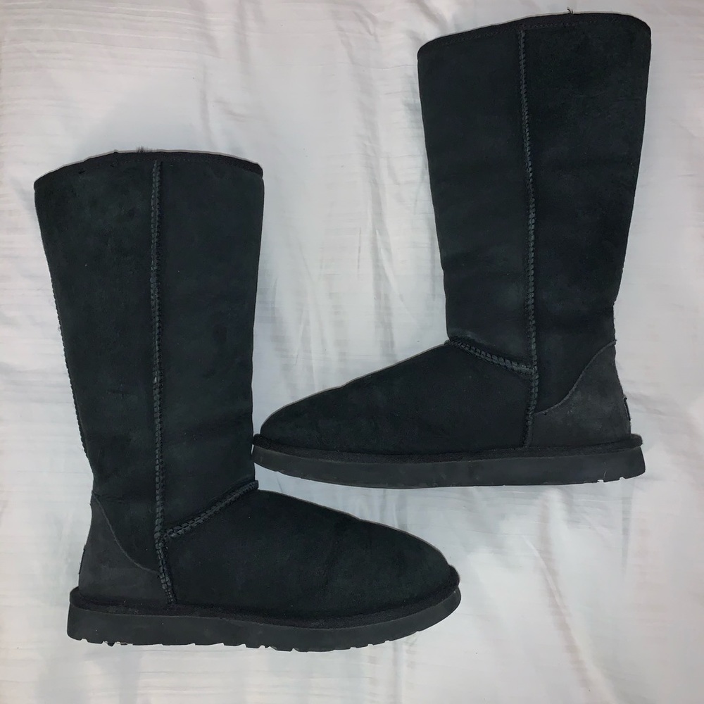 Tall classic UGGS black